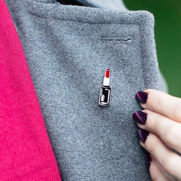 "f*k it, gimme my lipstick" - Picture 3 of 5